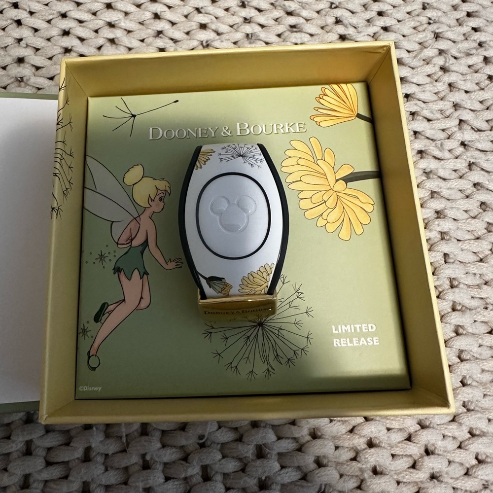 BRAND NEW in BOX dooney and bourke magic band! LIMITED EDITION